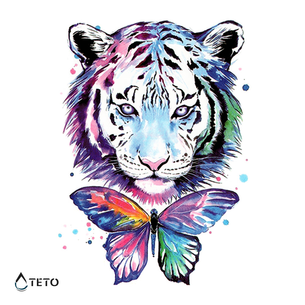 Tigre multicolor con una mariposa