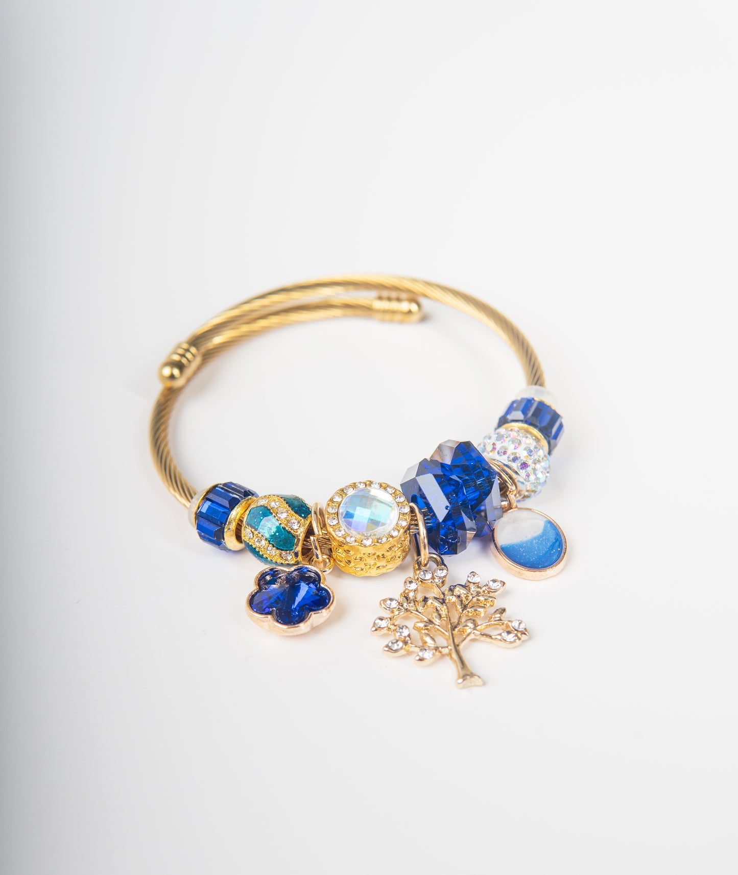 Brazalete azul con arbol de vida