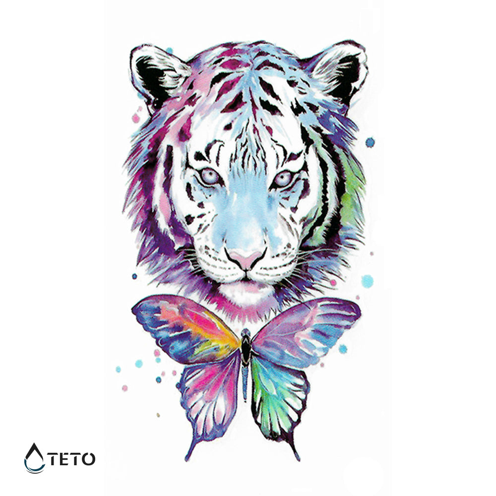 Tigre multicolor con una mariposa