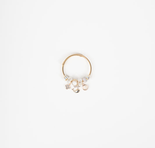 Brazalete con dijes cristalinos