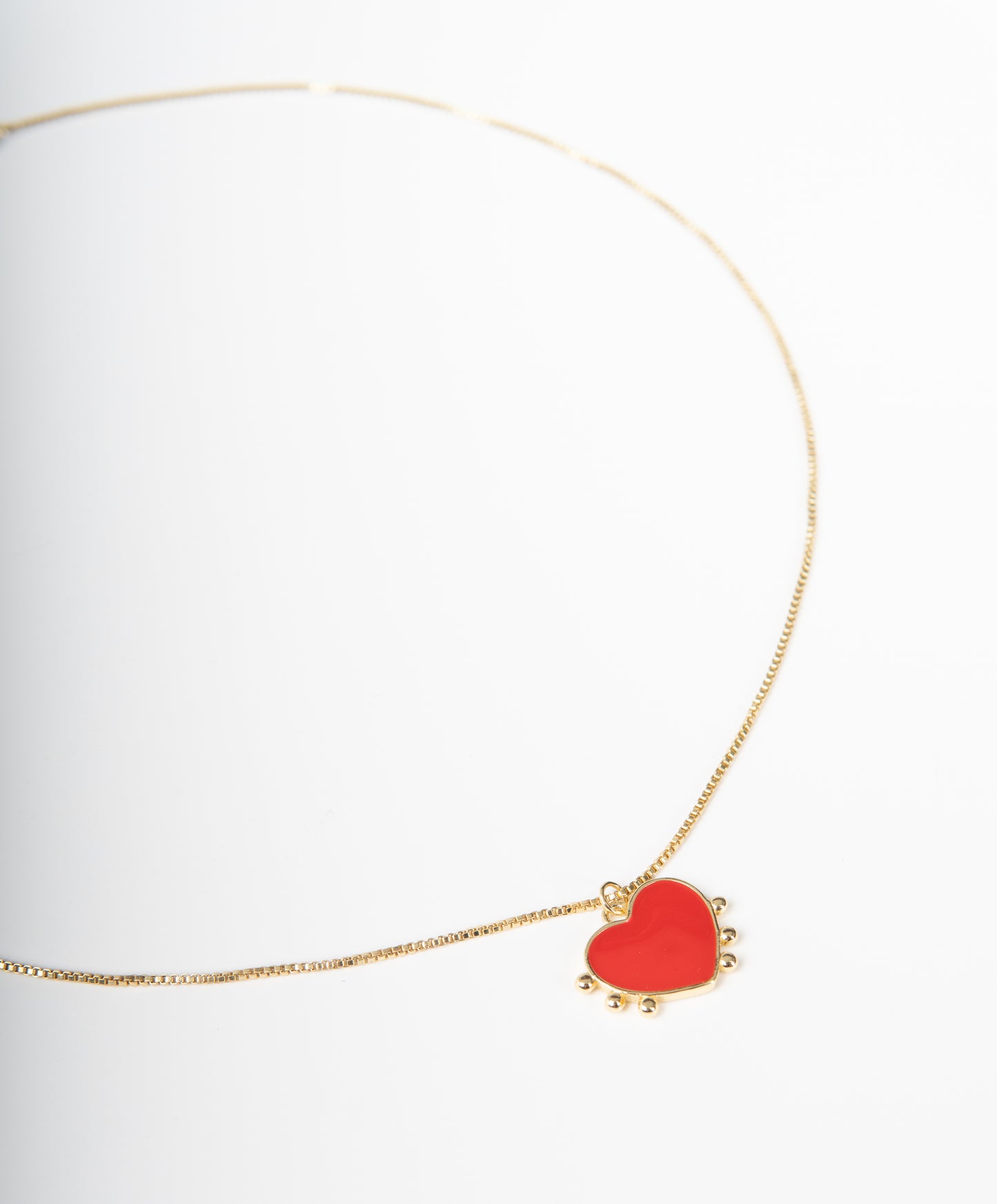 Collar con dije de corazon